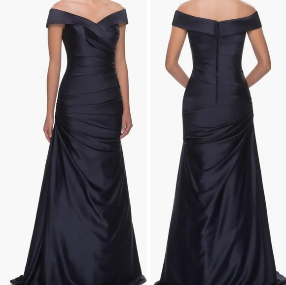 La Femme Off the Shoulder Ruched Satin Trumpet Gown Size 8 - Picture 1 of 9